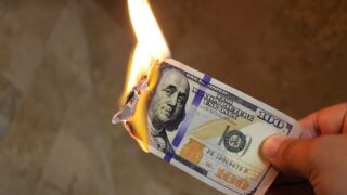 Názor hlavného ekonóma: Povedie dolárové déjà vu od Buy America k Bye America?